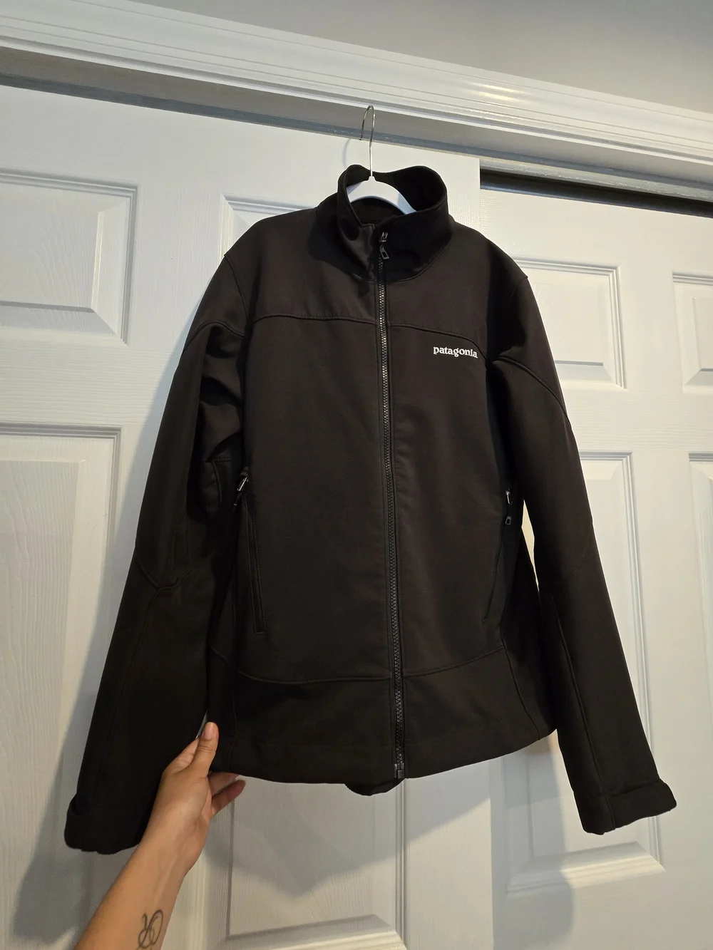 Patagonia Black Full-Zip Softshell Jacket - Picture 4 of 6